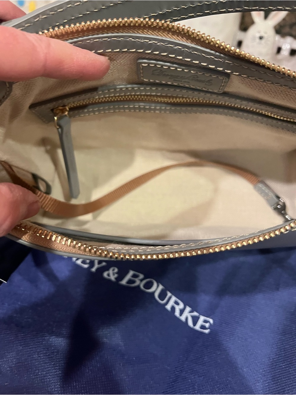 Dooney & Bourke Hobo 25 in Light Gray with Gold Hardware - Picture 5 of 7